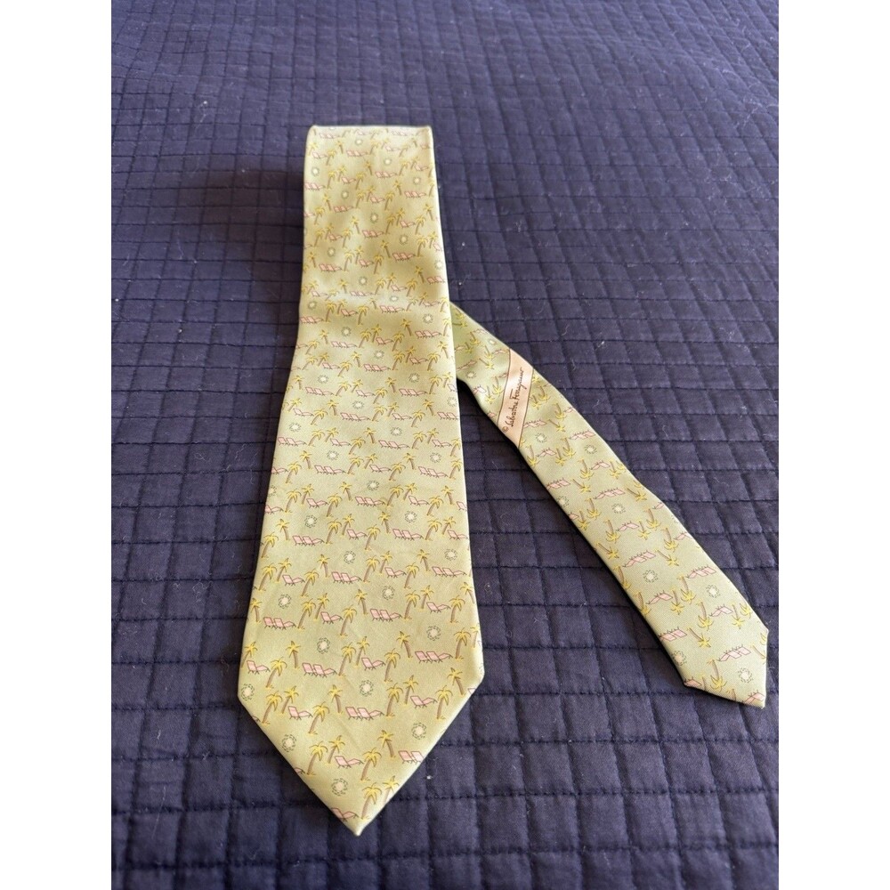 SALVATORE FERRAGAMO Palm Tree And Chairs 100% Silk Tie Made In Italy Light Green
